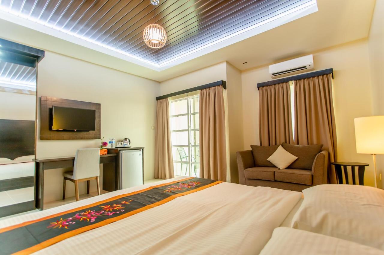 Aneeda Inn Пантай-Сенанг Экстерьер фото